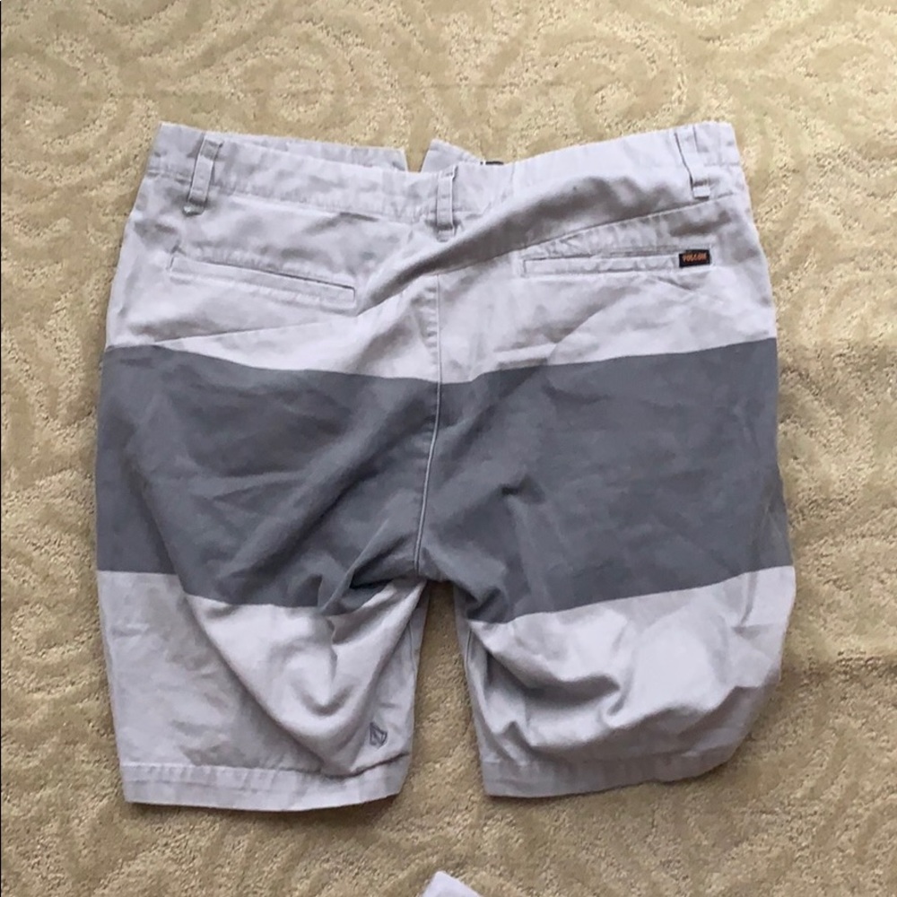 Volcom shorts - Picture 3 of 3
